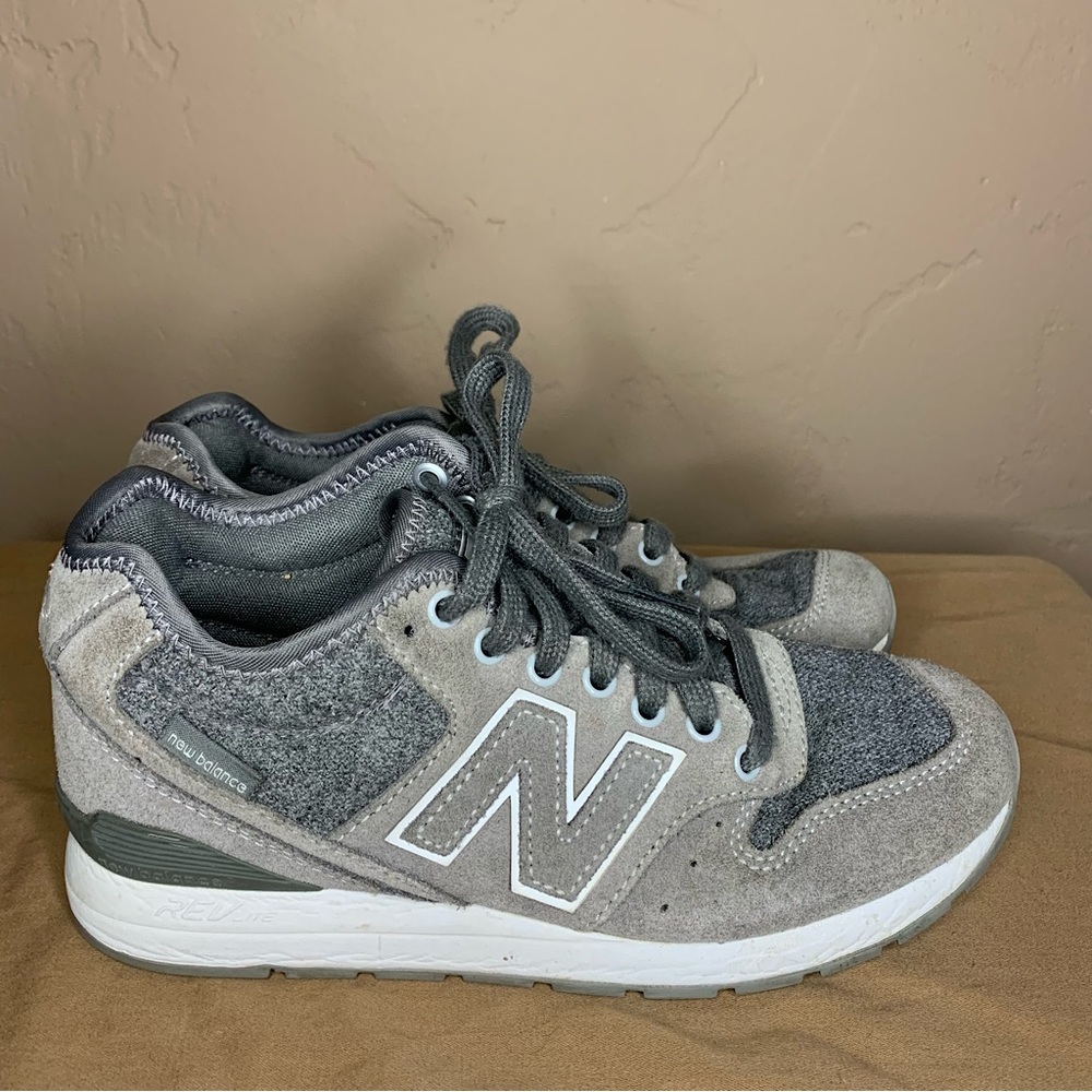 996 New Balance Men’s Gray Running Shoes